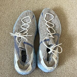 Nike space hippies women size 9